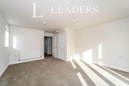 3 bedroom townhouse to rent Four Acre Drive, Houghton Conquest, Bedford, MK45 - Photo 5