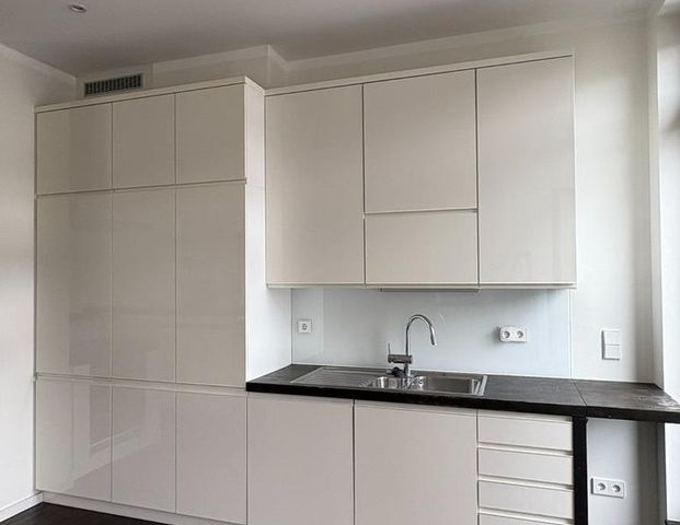 Exklusive 2-Zimmer Dachgeschosswohnung in Berlin-Mitte - Photo 1