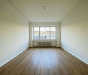 Zweitbezug 2.5-Zimmer mit Balkon und Keller (1021) - Photo 2