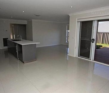 47 Kaloona Drive, Bourkelands, NSW 2650 - Photo 6