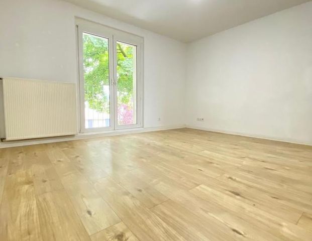 **HELLE 3-ZIMMERWOHNUNG MIT BADEWANNE UND TAGESLICHTBAD** - Foto 1