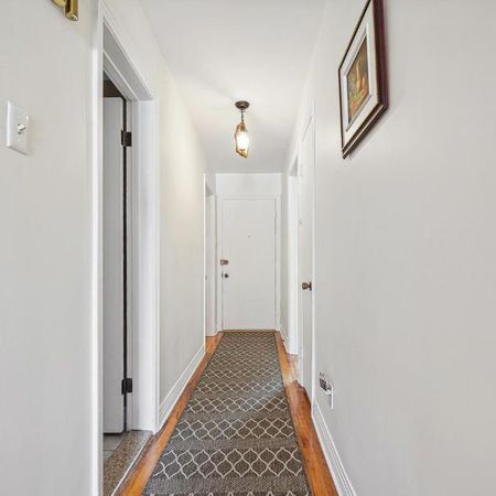 Charmant 4½ sur 2 étages à Pointe-aux-Trembles – Cour, Stationnement et Sous-sol! - Photo 3