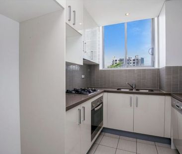 Luxury Living at 702/4 Como Crescent: Your Dream Home Awaits in Sou... - Photo 5