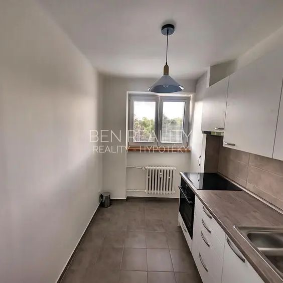 Pronájem bytu 3+1 Slavičín, sídliště Malé Pole - po kompletní rekonstrukci - Fotografie 1