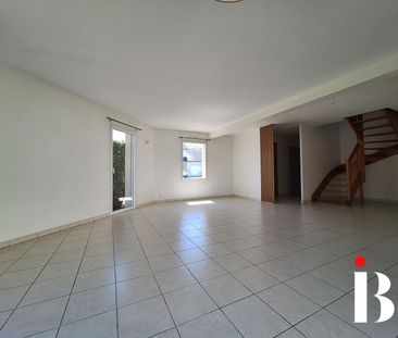 Location Maison 7 pièces 160m² CARQUEFOU 44470 - Photo 1