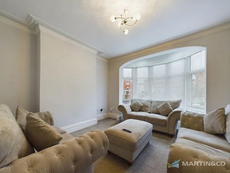 4 bedroom semi-detached house to rent - Photo 2