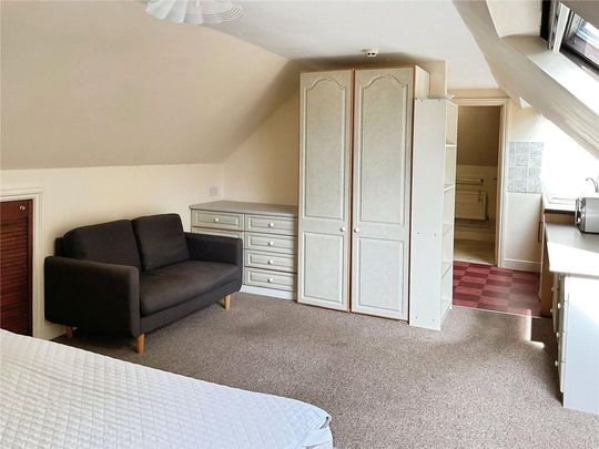 Studio to rent - Photo 1