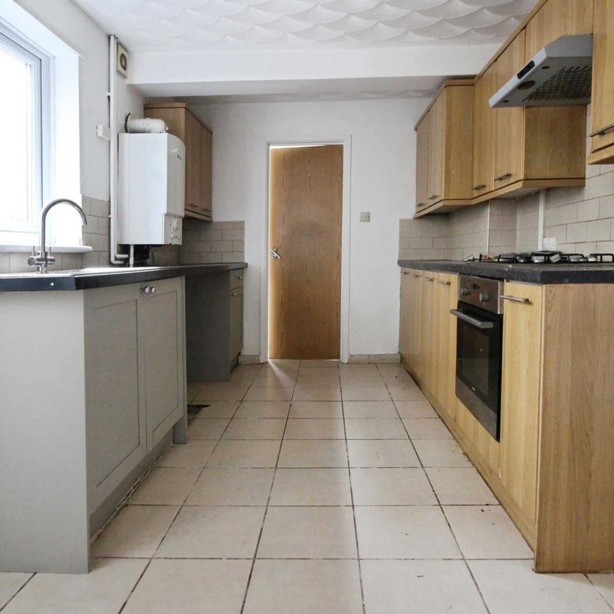Maxwell Street, Swindon, Swindon, SN1 - Photo 1