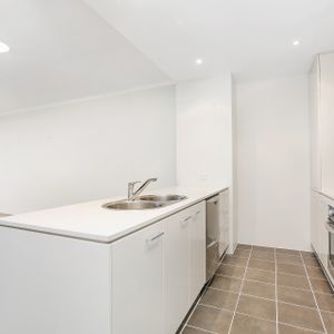 MGM MARTIN - TWO BEDROOM APARTMENT - Photo 3