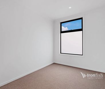 3 Bed, 2 Bath - Photo 3