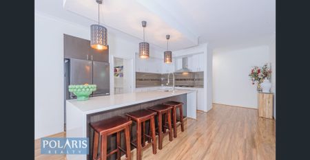 Picture Perfect Executive Home - Photo 3