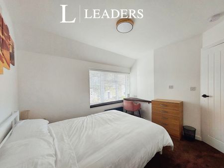 4 bedroom house to rent Hedingham Road, RM8 - Photo 4