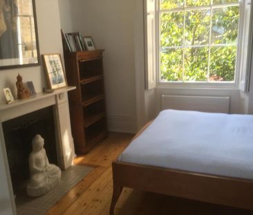 Townhouse in Camden, close to Regents Park. Bedroom with own lounge... - Photo 4