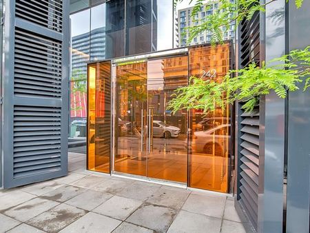 242 Rue Young - Photo 3