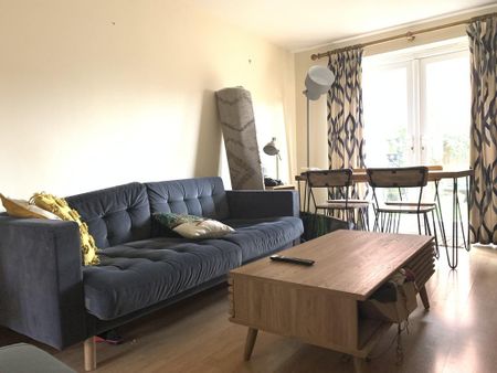 2 bedroom mews to rent - Photo 3