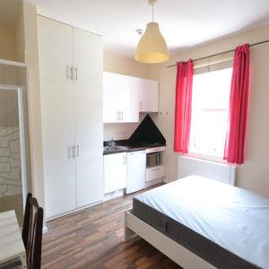 Studio to rent - Photo 2