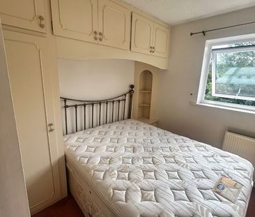 1 Bed Semi-Detached House, Sharpley Drive, LE4 - Photo 2