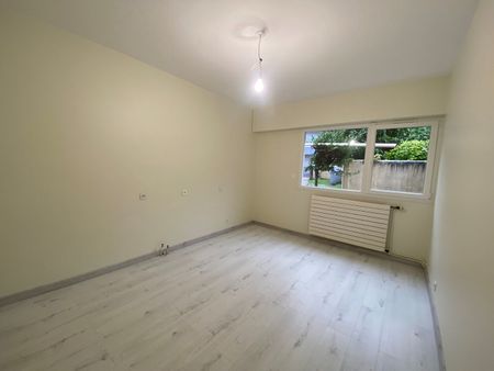 Location local commercial 1 pièce, 47.65m², Fresnes - Photo 2