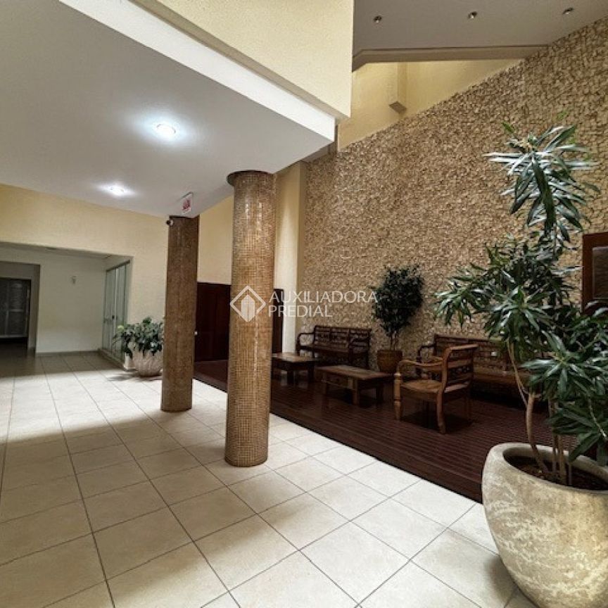 Duplex com 3 quartos e 137m² para alugar em Jurerê, Florianópolis. - Foto 1