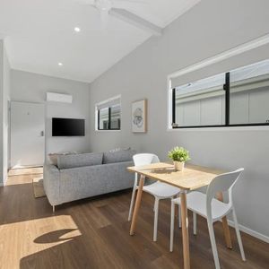 East Brisbane - Photo 2