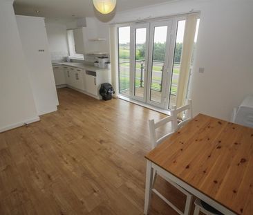 2 Bedroom Maisonette - Upper - Photo 5