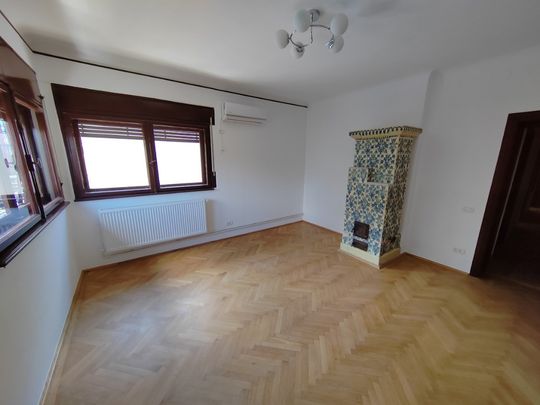 Zona Stefan cel Mare - Barbu Văcărescu - Metrou 3 camere in vila - Photo 1