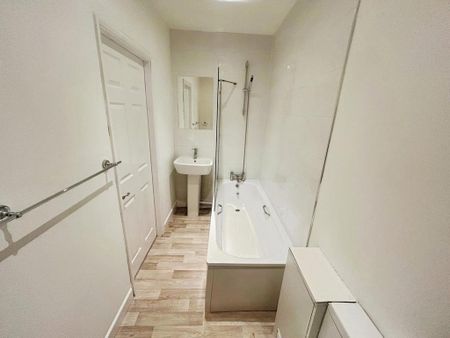 2 bedroom end of terrace house to rent - Photo 5