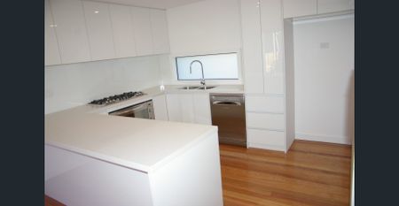 As New Designer 4 Bedroom Home - Photo 3