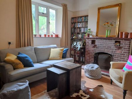 3 bedroom semi-detached house to rent - Photo 3