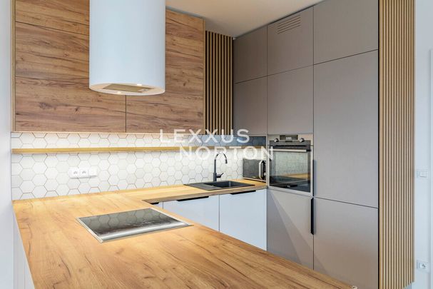 Apartment for rent, 4+kk - 3 bedrooms, 112m - Photo 1