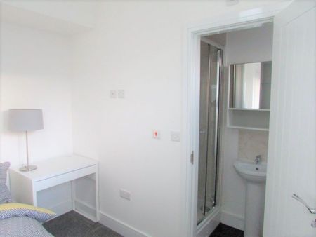 168 Edmund Road, Highfield - Photo 3