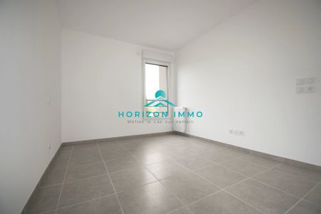Location Appartement 2 pièces 42m² ST LAURENT DU VAR 06700 - Photo 3