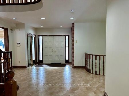 For Lease - 270 Arnold Avenue, Vaughan, Ontario - Photo 5