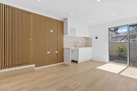 Modern 1-Bedroom Flat in Tregear - Photo 3