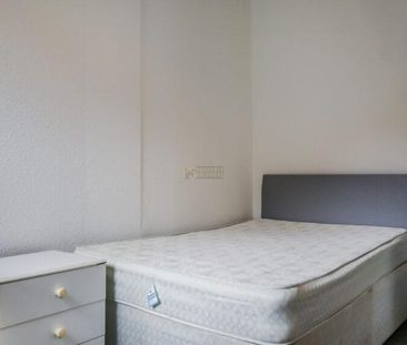 4 bedroom terraced house to rent - Photo 4