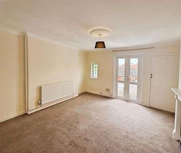 Fairwater Grove East, Cardiff, CF5 - Photo 1