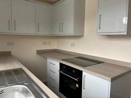 2 bedroom flat to rent - Photo 4