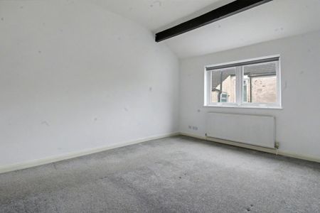 3 bedroom end of terrace house to rent - Photo 3