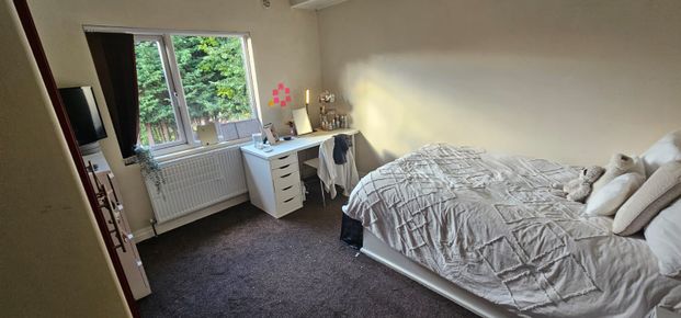 5 Bed - 3 Ash Gardens, Headingley, Leeds - LS6 3LD - Student - Photo 1