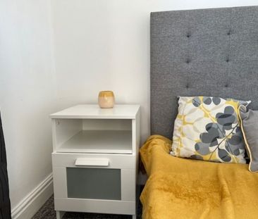1 Bedroom - Photo 3