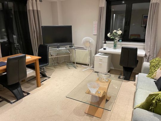 1 Bed Flat, Point West, SW7 - Photo 1