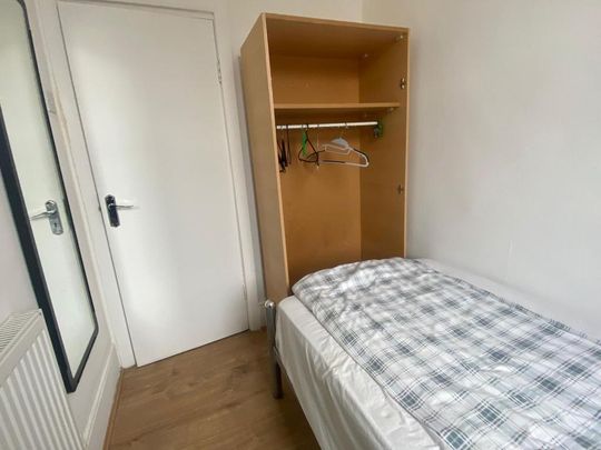 House share to rent - Photo 1