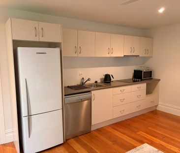 Charming 1-Bedroom Retreat in the Heart of Berry - Photo 2