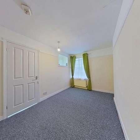 High Street, Herne Bay, CT6 - Photo 4