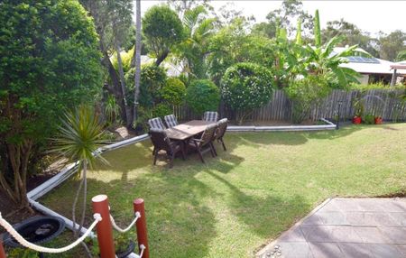 4 BEDROOM STYLISH HOME WITH LARGE FAMILY ENTERTAINING AREA - Photo 5