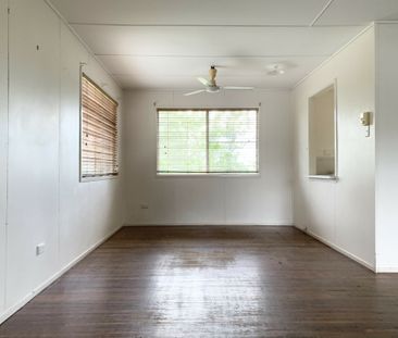 3 BEDROOM HIGH-SET HOUSE WITH OFFICE & DECK! - Photo 2