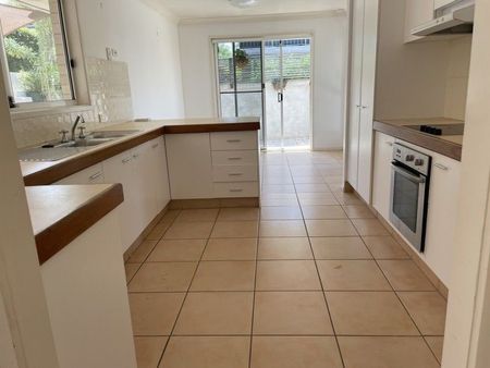 Private duplex in popular Paradise Point - Photo 5