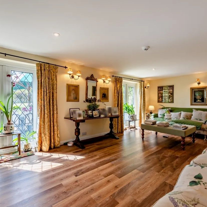 7 bedroom detached house to rent - Photo 1