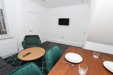 3 bedroom House To Let Total Size: 786 SQ FT - Photo 3