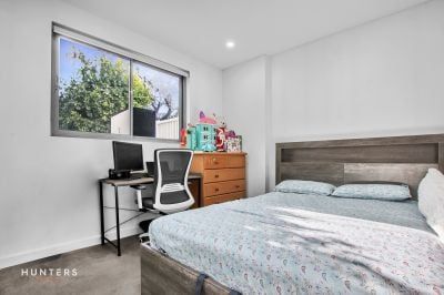 Ground Floor Villa Style Apartment with Private Entry - Photo 5